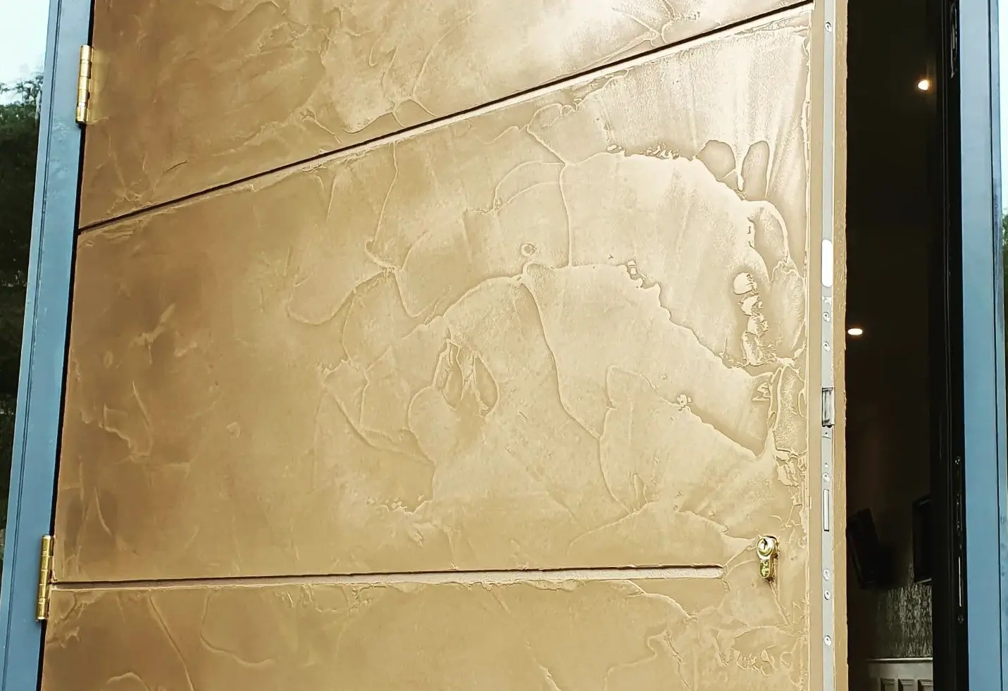 Textured surface design by Gréas Design